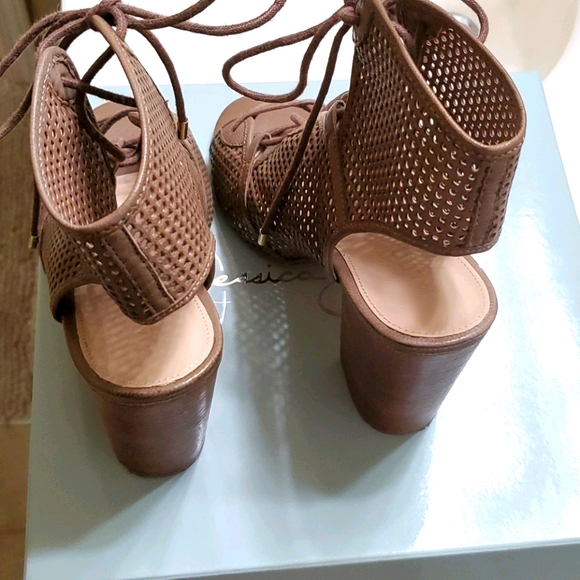 Shoes - Picture 2 of 3